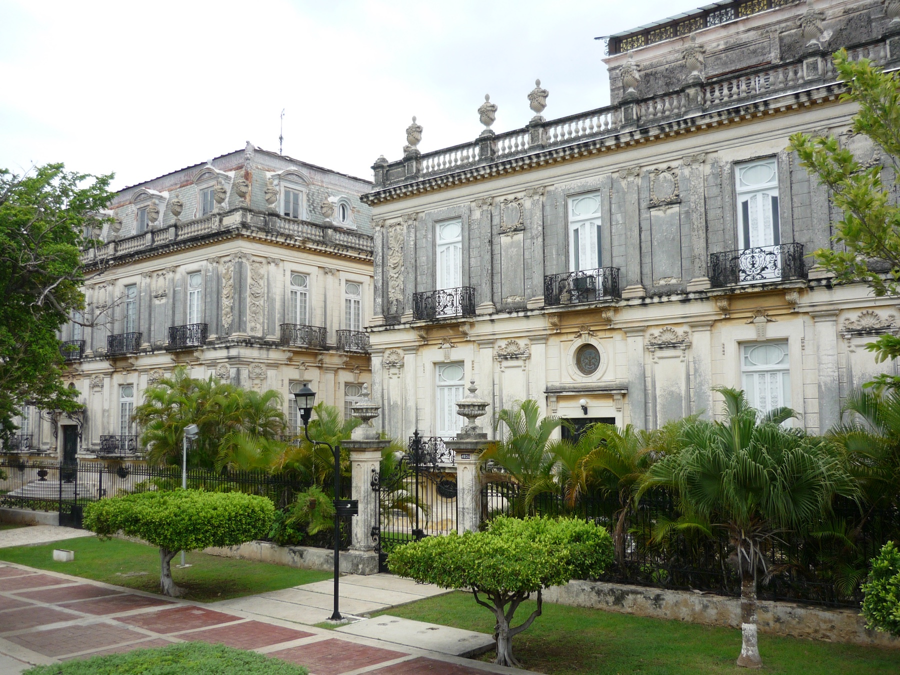 Casas Gemelas — twin houses on Paseo de Montejo